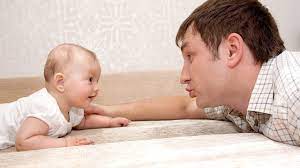 ،عندما يبدأ طفلي بالمناغاة ، لا يناغي طفلي الصغير البالغ من العمر 3 أشهر حتى الآن ويبتسم فقط ، وبدلاً من ذلك أرى الأطفال في سنه أو يصرخون بشكل أقل