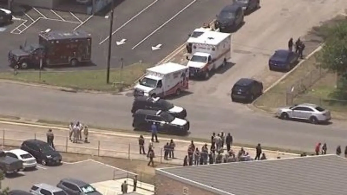 تفاصيل حادث مقتل 15 طالب بإطلاق نار في تكساس بالفيديو
