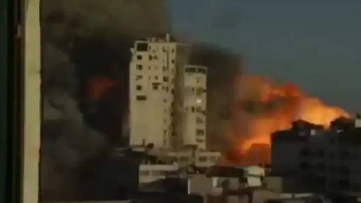 شاهد بالفيديو انهيار برج مكة كامل