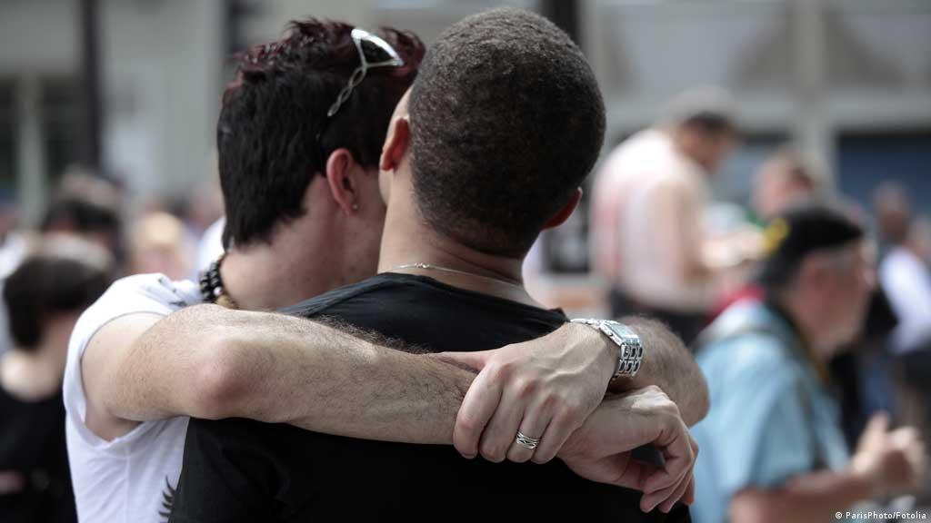 هل فرنسا تدعم المثليين
