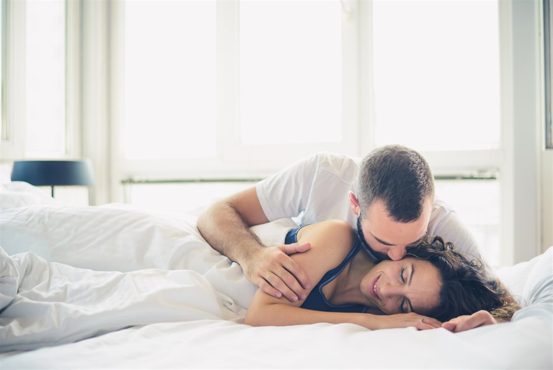 لماذا يحب الرجل النوم فوق زوجته أثناء العلاقة